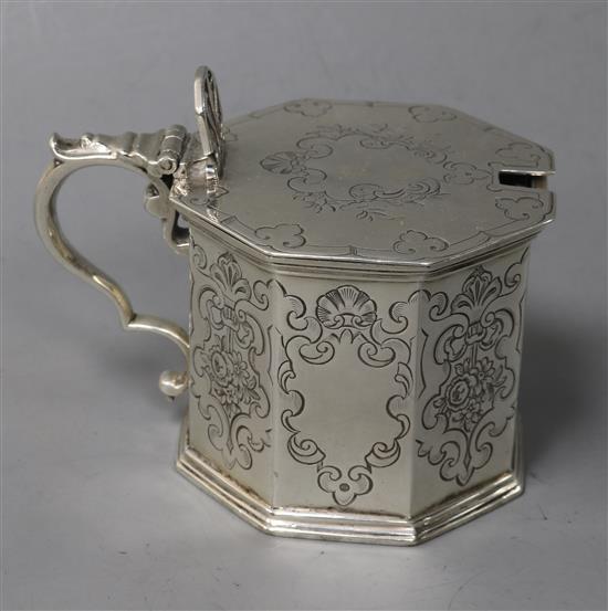 A Victorian silver octagonal mustard by The Barnards, height 8cm.